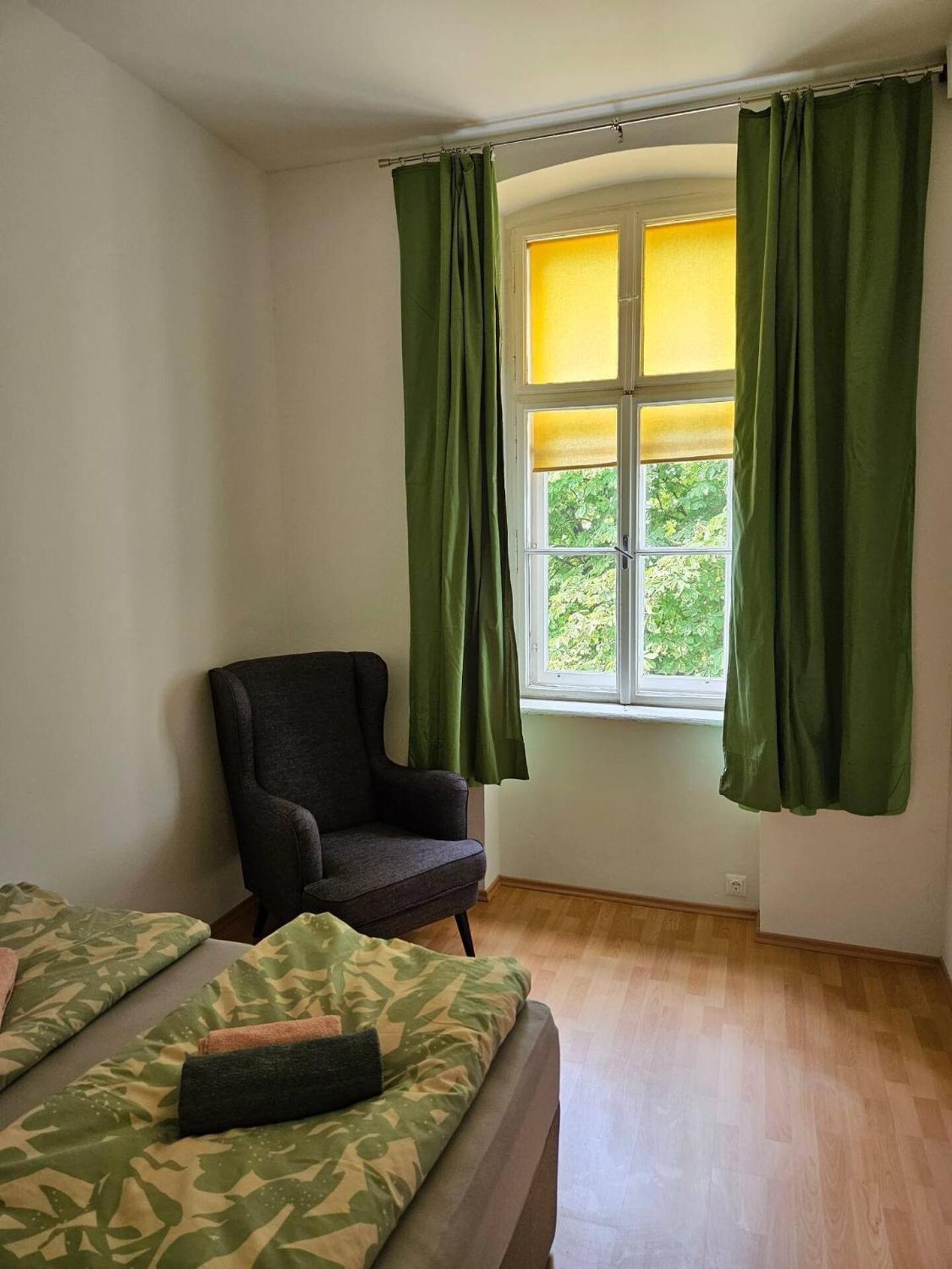 Apartment At Westbahnhof I Close To Shopping Street & Metro